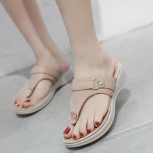 Load image into Gallery viewer, Comfortable Beach Sandals &amp; Toe Clip Slippers