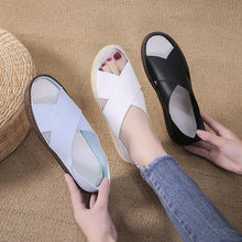 Load image into Gallery viewer, Women&#39;s soft bottom shoes in solid color