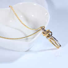 Load image into Gallery viewer, Love Style Hug Necklace