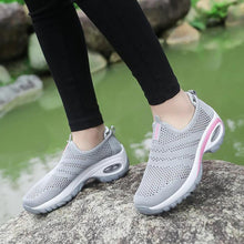 Load image into Gallery viewer, Women Breathable Mesh Slip On Sneakers