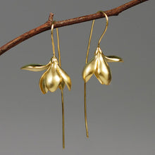 Load image into Gallery viewer, Simulation Magnolia Earrings