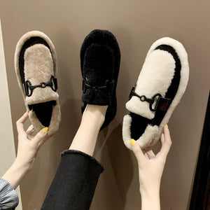 Women fluffy flats