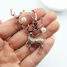 Load image into Gallery viewer, Exquisite Deer Brooch