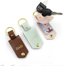 Load image into Gallery viewer, Leather Keyring With Family Photo