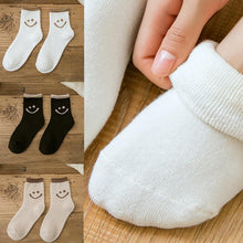 Load image into Gallery viewer, Lovely Smile Face Cotton Socks