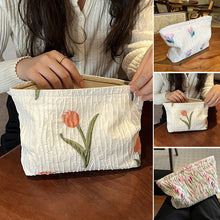 Load image into Gallery viewer, Cute Floral Makeup Bag